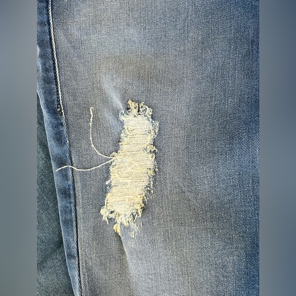 Design Lab Super Skinny Distressed Jeans size 31 - (NWT) - Picture 8 of 11